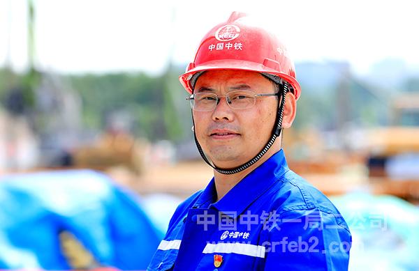 郑岩近照——王利 摄 郑岩近照——王利 摄